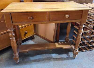 226 · HALL CONSOLE