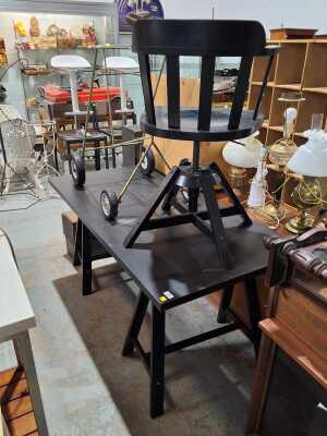 290 · DESK AND CHAIR