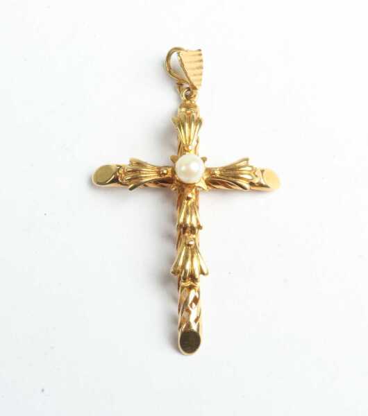 GOLD PENDANT