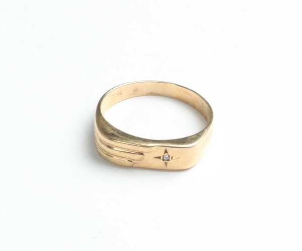 GOLD RING