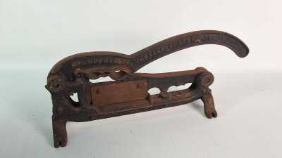 Tobacco Cutter