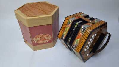 CONCERTINA