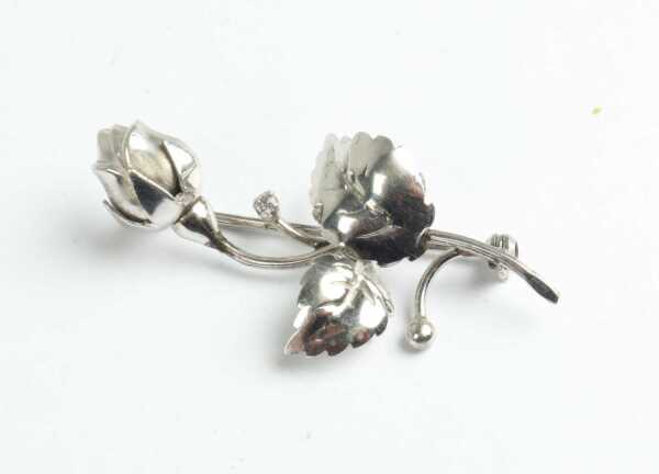 GOLD BROOCH
