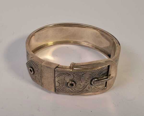 SILVER BANGLE