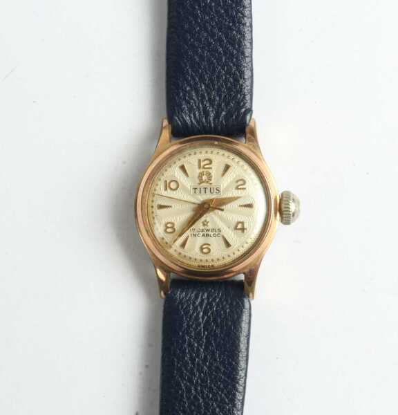 WRIST WATCH