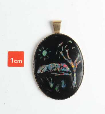 GOLD PENDANT