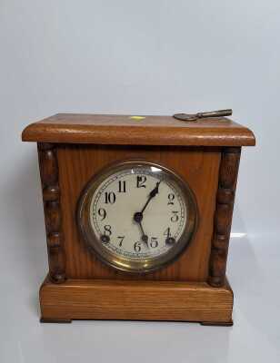 MANTEL CLOCK