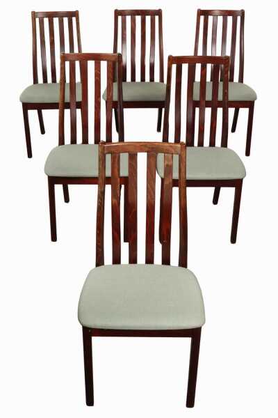 SET OF DINING CHAIRS