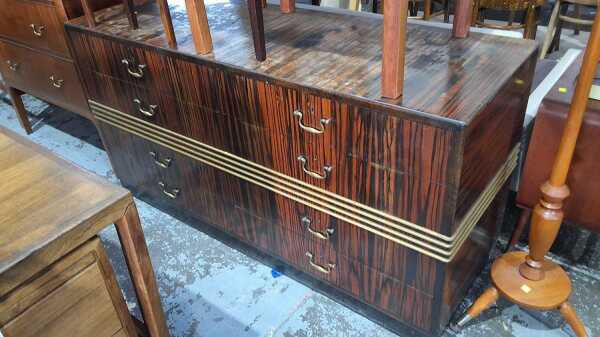 CHEST OF DRAWERS