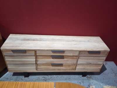 42 · SIDEBOARD