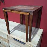NESTING TABLES
