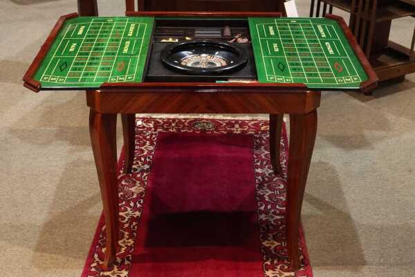 ITALIAN GAMES TABLE