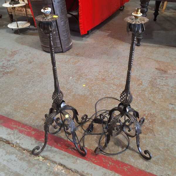 PAIR OF LAMPS