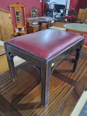 203 · PIANO STOOL