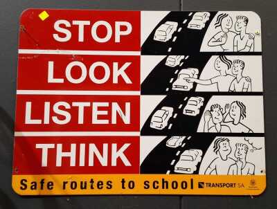 337 · ROAD SAFETY SIGN