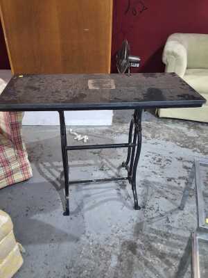 431 · GARDEN TABLE
