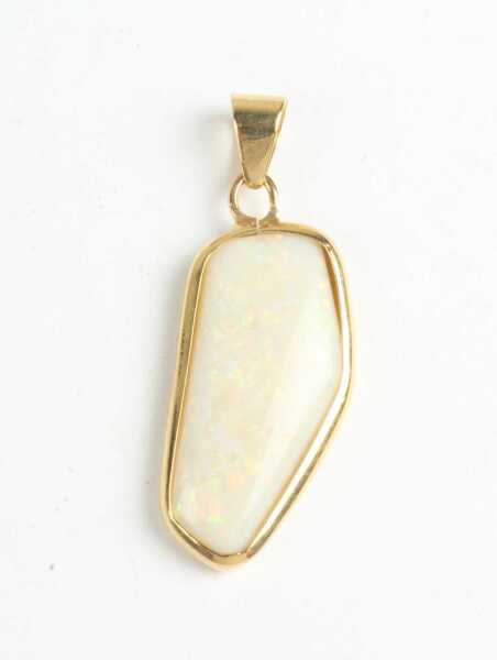 OPAL PENDANT