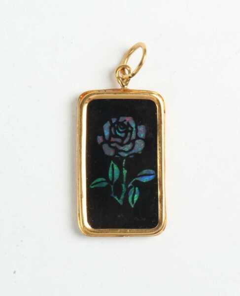 GOLD PENDANT