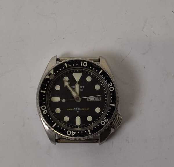 WRIST WATCH