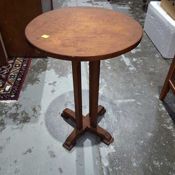 WINE TABLE