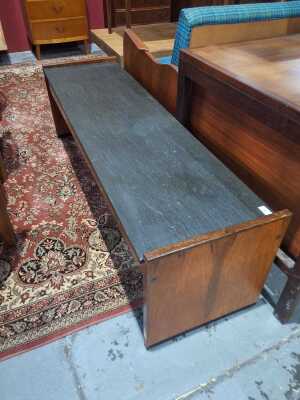 156 · COFFEE TABLE