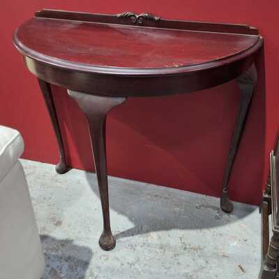 Hall Console