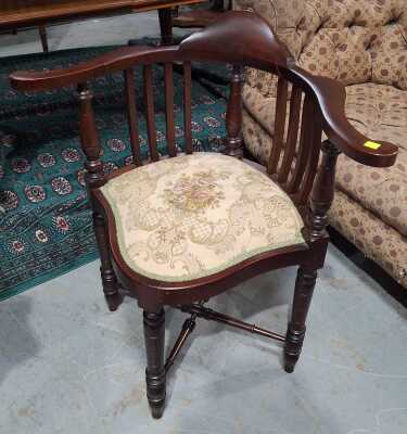 Corner Chair