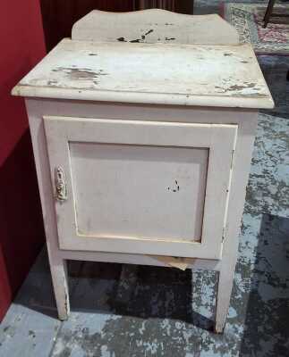 452 · POT CUPBOARD