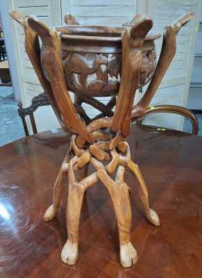 Bowl On Interlocking Stand