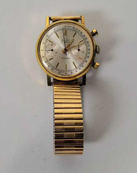 WRIST WATCH