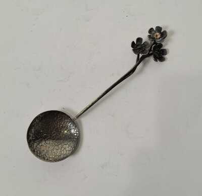 1023 · SILVER SPOON