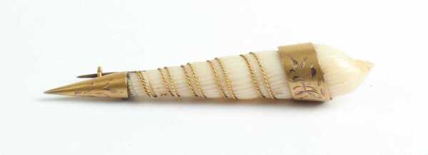 SHELL BROOCH