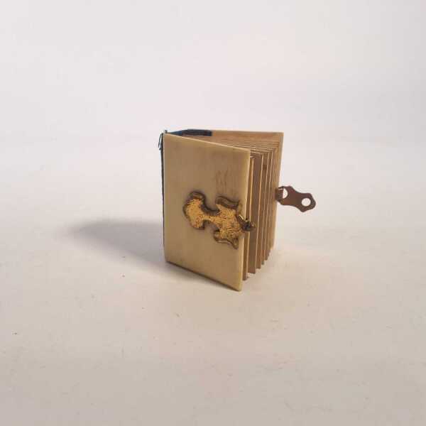 MINIATURE PHOTO BOOK