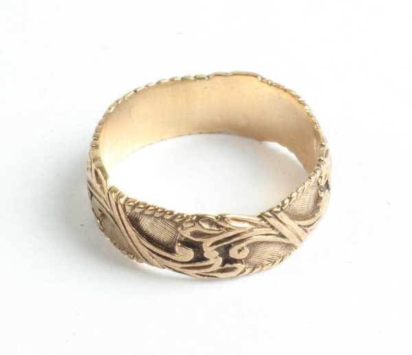 GOLD RING