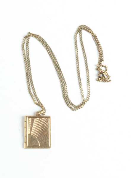 GOLD PENDANT