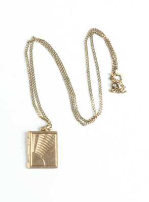 1043 · GOLD PENDANT