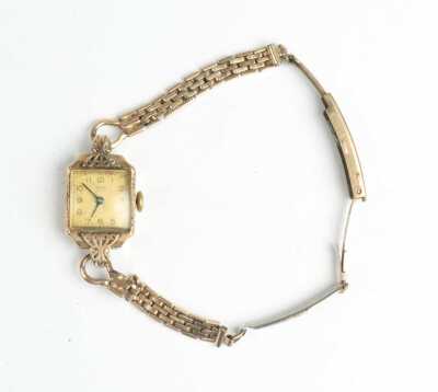 1049 · GOLD WATCH