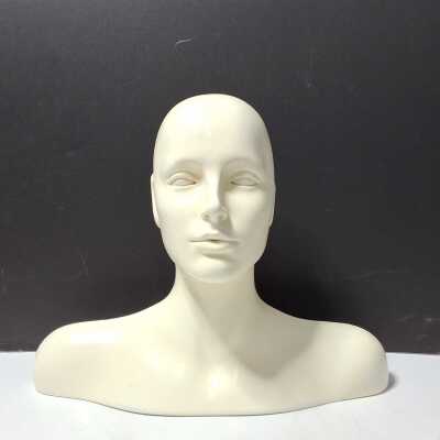 1250 · BUST