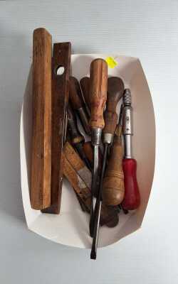 1322 · VINTAGE TOOLS