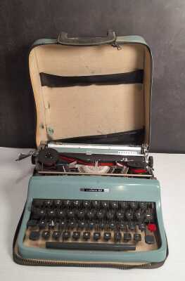 1372 · TRAVEL TYPEWRITER