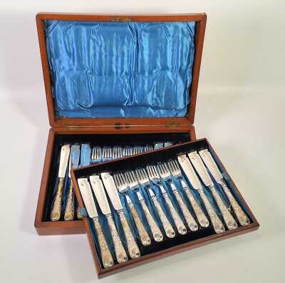 1379 · CASED CUTLERY