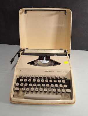 1388 · TRAVEL TYPEWRITER