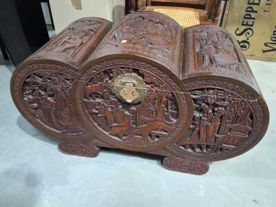 11 · CAMPHORWOOD CHEST