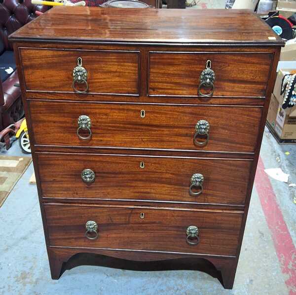 CHEST OF DRAWERS