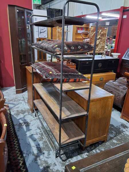 BOOT MAKERS RACK