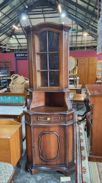CORNER CABINET
