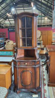 41 · CORNER CABINET
