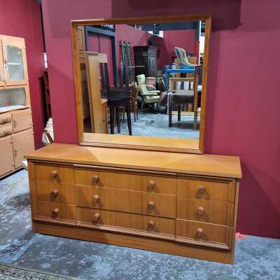 Dressing Chest