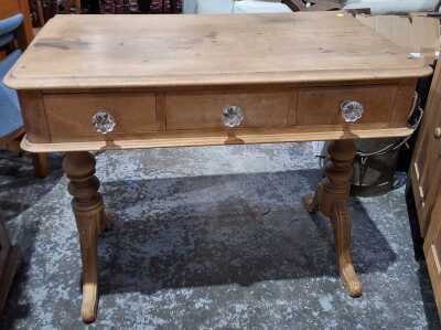 201 · HALL TABLE
