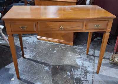 Hall Console